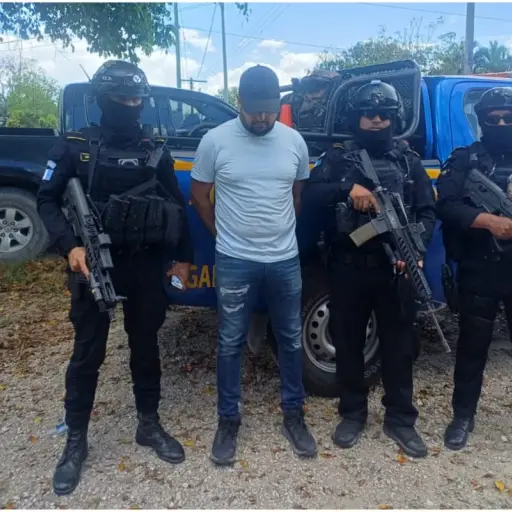El capturado es requerido por la justicia de EE. UU. por delitos relacionados al narcotráfico. ,PNC de Guatemala.