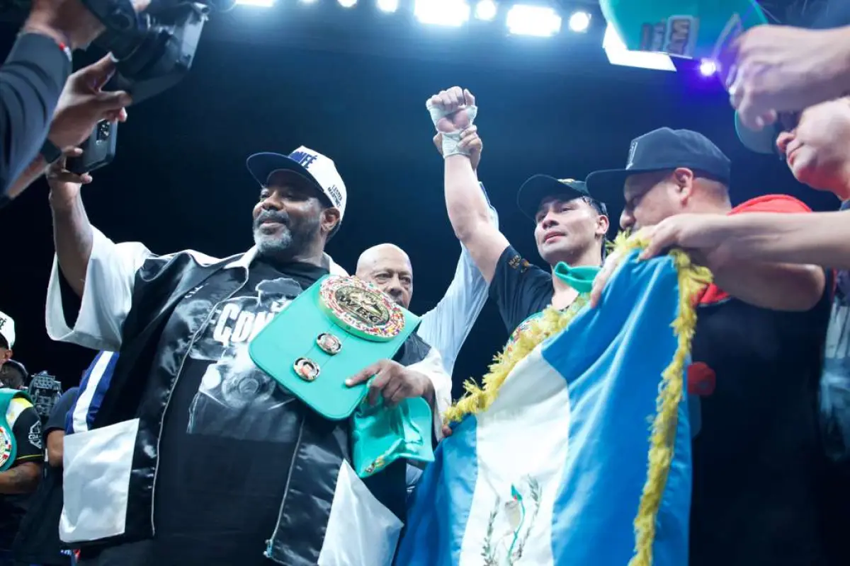 Victoria de Lester Martínez en el boxeo genera felicitaciones de Arévalo y Herrera., @alexephotography1 
