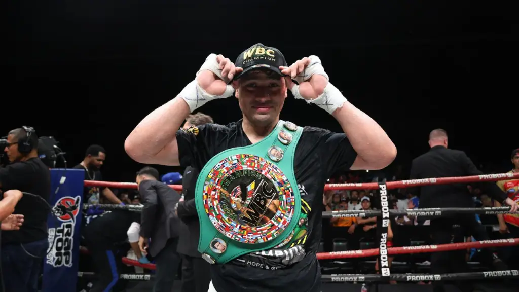 Lester Martínez es campeón mundial interino - Cortesía
