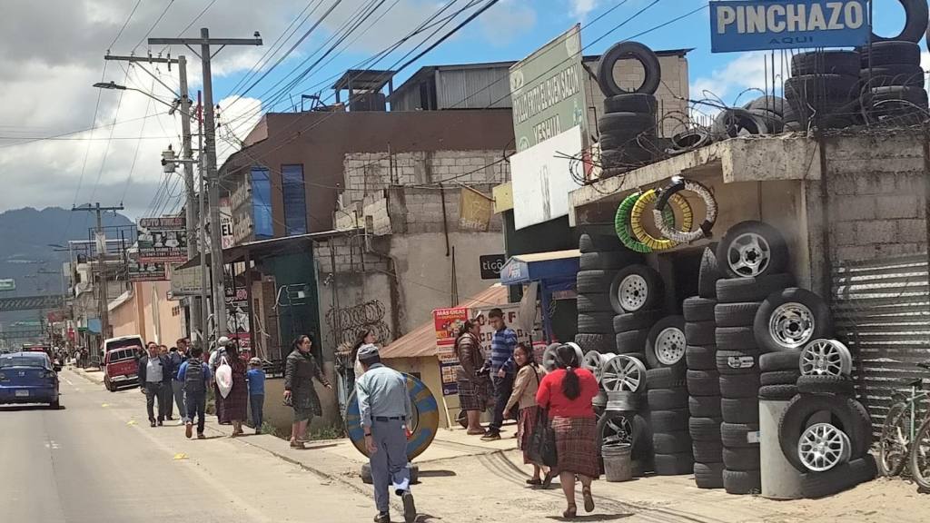 Suspenden el servicio de transporte urbano en Quetzaltenango | Alex Meoño