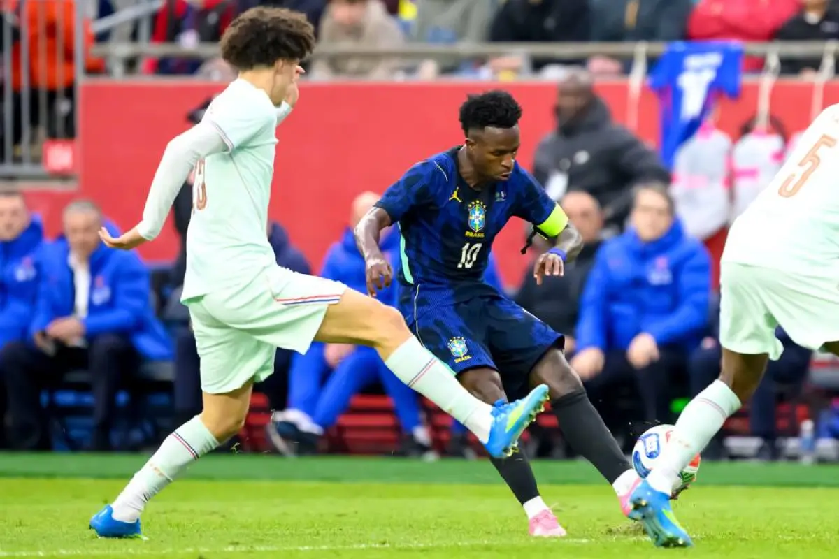 Vinícius durante el partido amistoso ante Francia 