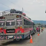 Ayudante y chofer de bus son sorprendidos cobrando tarifas no autorizadast