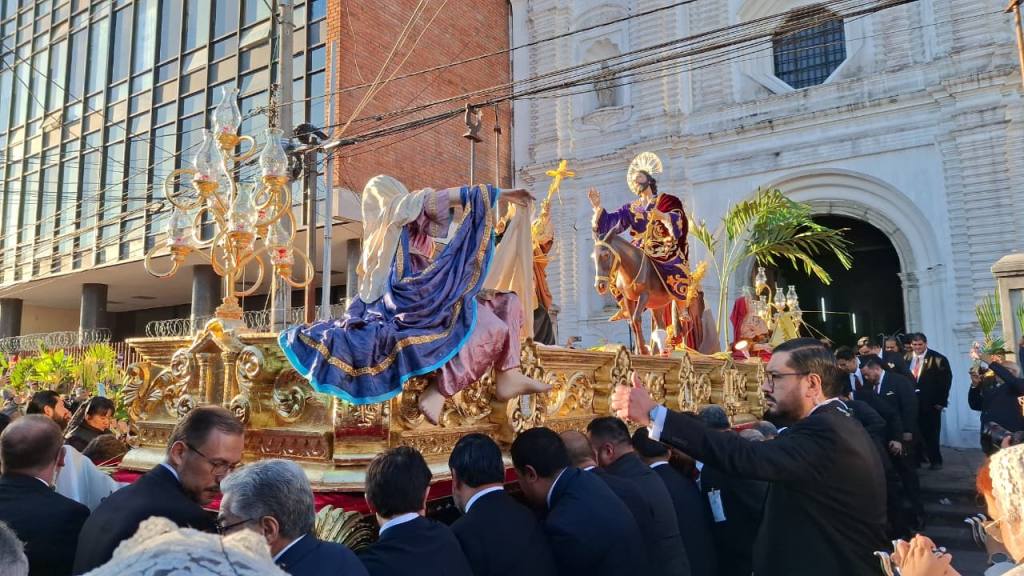 Procesión de Jesús de las Palmas invita a acercarse a Dios | Alex Meoño