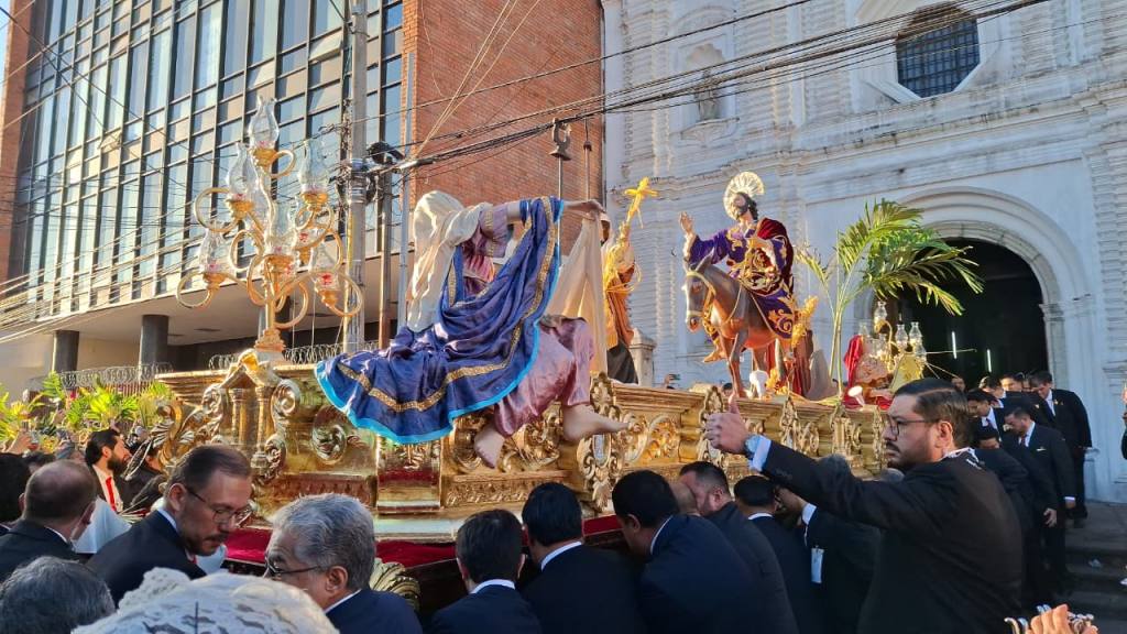 Procesión de Jesús de las Palmas invita a acercarse a Dios | Alex Meoño
