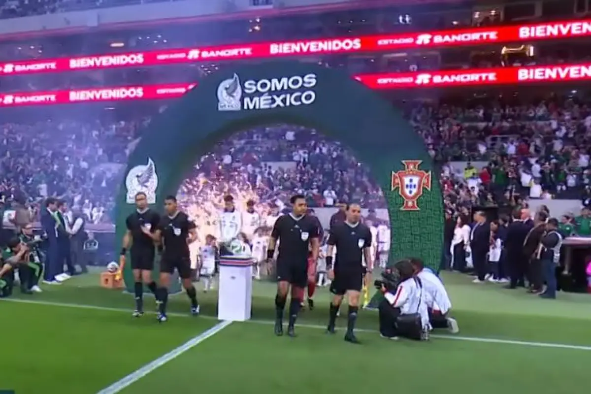Los hermanos Walter y Bryan López estuvieron presentes en la reinauguración del Estadio Azteca, un partido que terminó 0-0 entre México y Portugal - Captura de pantalla