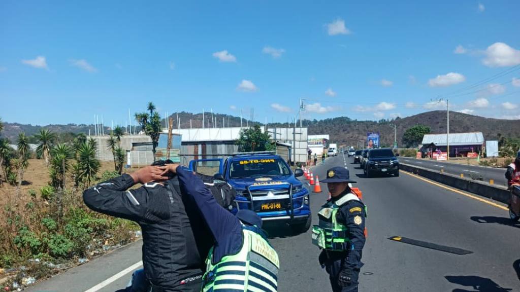 Identifican más tránsito vehicular en las carreteras del país | PNC de Guatemala