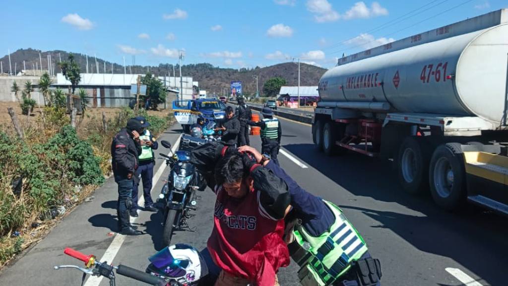 Identifican más tránsito vehicular en las carreteras del país | PNC de Guatemala