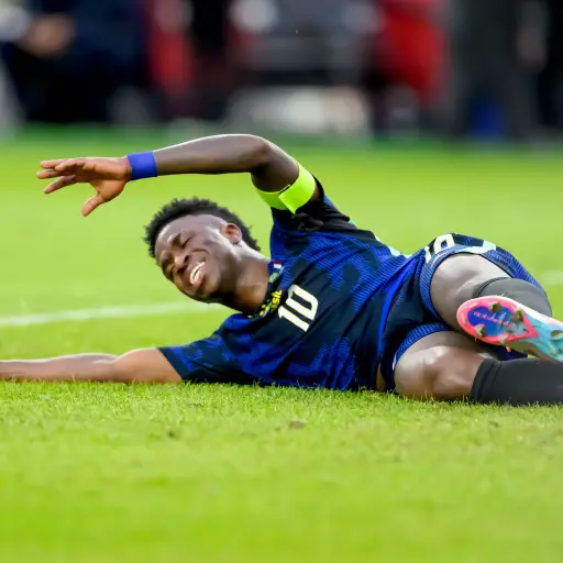 Vinícius entrenó este domingo con Brasil 