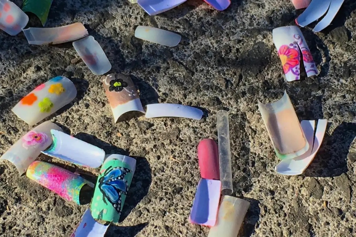 Bebé muere tras asfixiarse con una uña postiza y caso desata disputa familiar., Redes sociales.