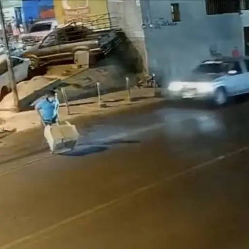 Video capta el momento exacto del atropello en Villa Hermosa. ,Captura de pantalla video de X.