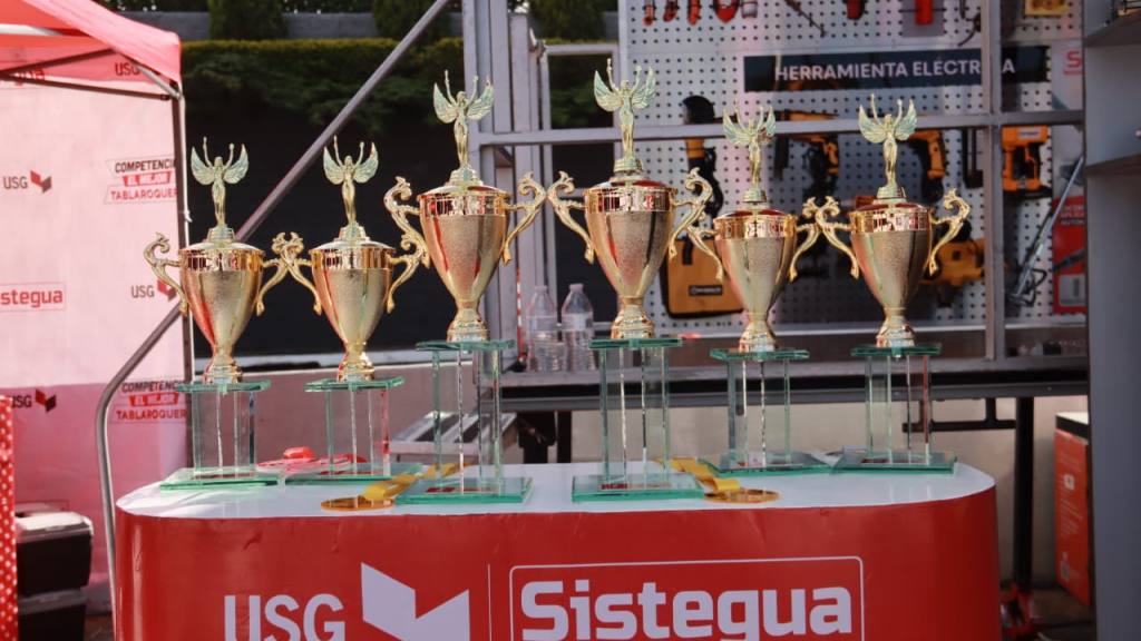 Instaladores de sistemas livianos participan en  | Alejandro Meoño