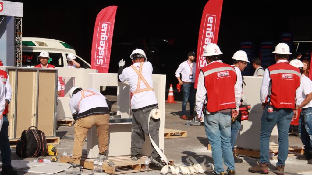 Instaladores de sistemas livianos participan en  | Alejandro Meoño