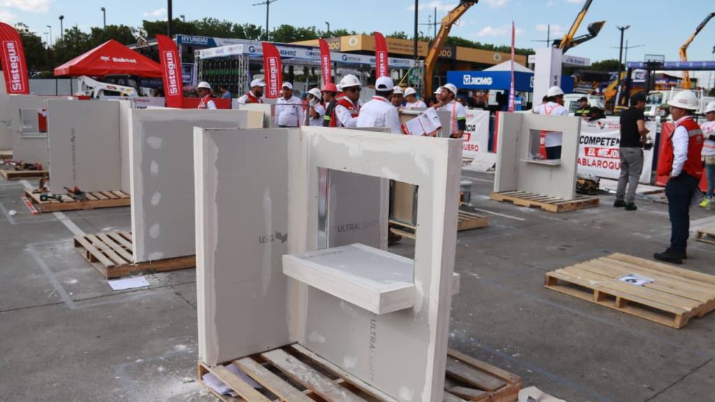 Instaladores de sistemas livianos participan en  | Alejandro Meoño