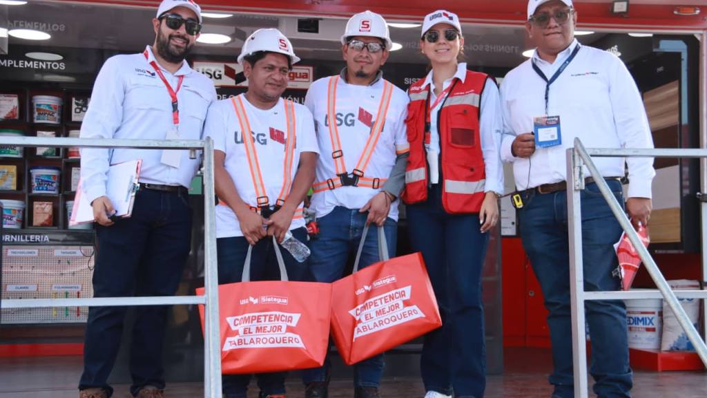 Instaladores de sistemas livianos participan en  | Alejandro Meoño