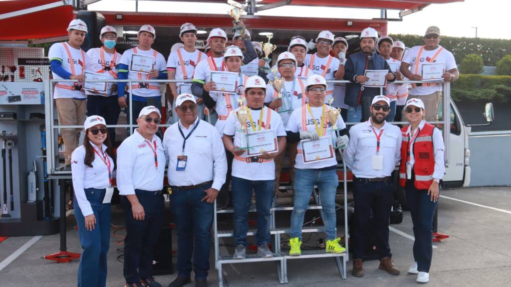 Instaladores de sistemas livianos participan en  | Alejandro Meoño