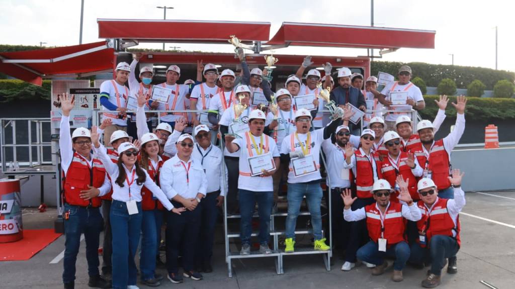 Instaladores de sistemas livianos participan en  | Alejandro Meoño