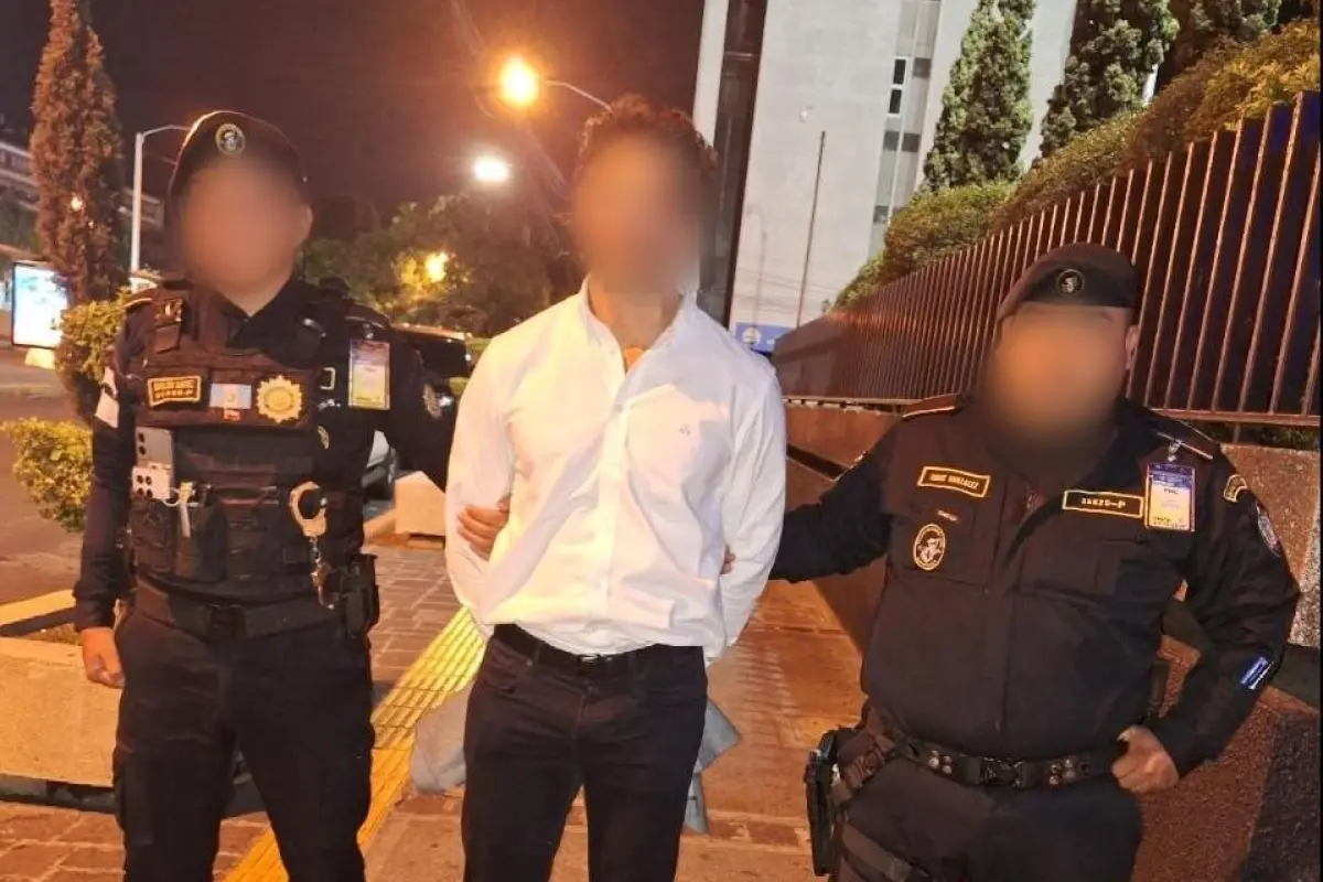 El hondureño fue detenido en el Aeropuerto Internacional La Aurora., PNC