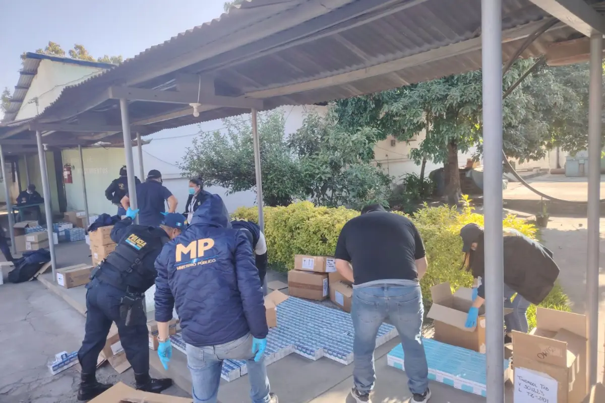 Personal fiscal realiza diligencias de allanamiento en el centro de salud de Santa Cruz del Quiché., Ministerio Público