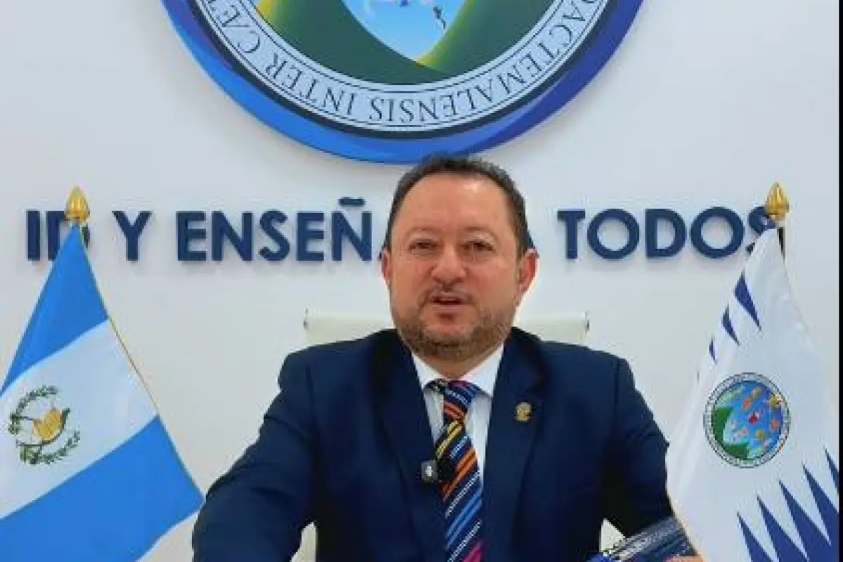 El rector de la Usac, Walter Mazariegos., Facebook/W.M.