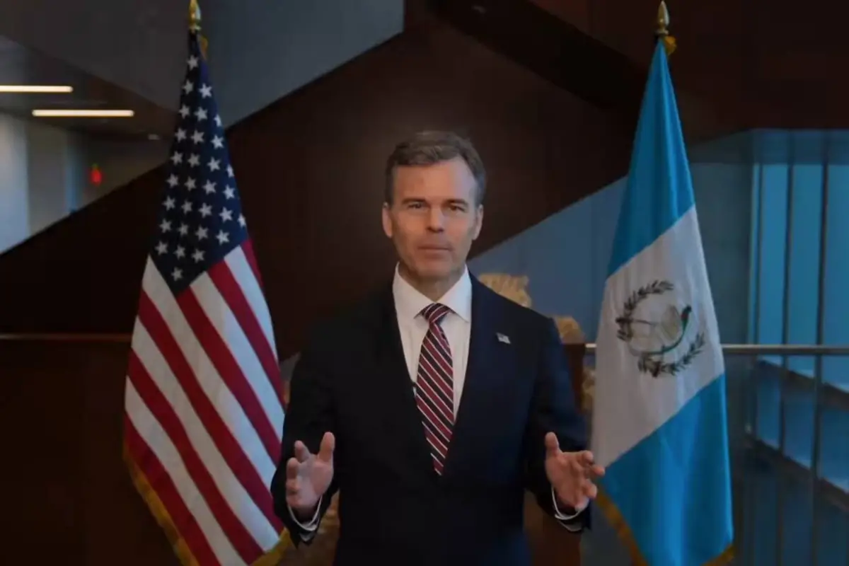 John Barrett, encargado de negocios en Guatemala., Embajada de EE. UU.