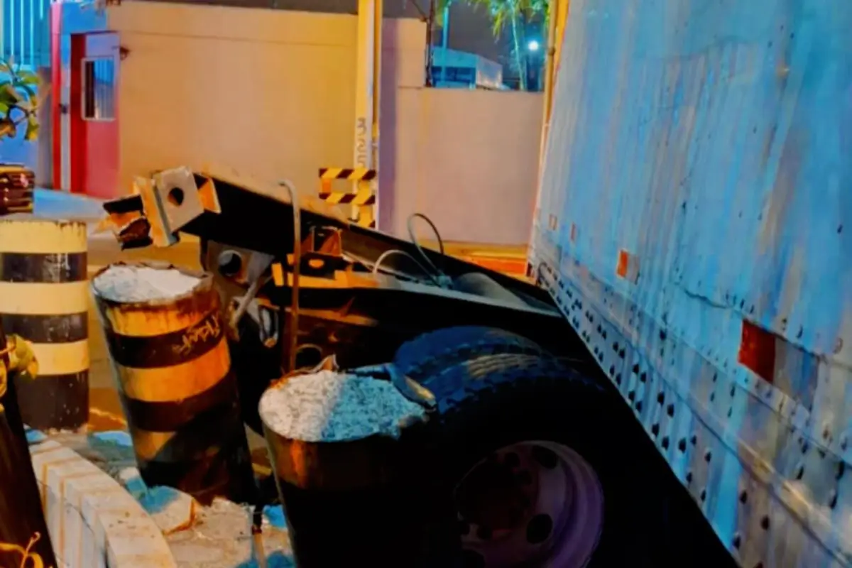 Área del accidente en calzada Aguilar Batres., PMT capitalina/Montejo