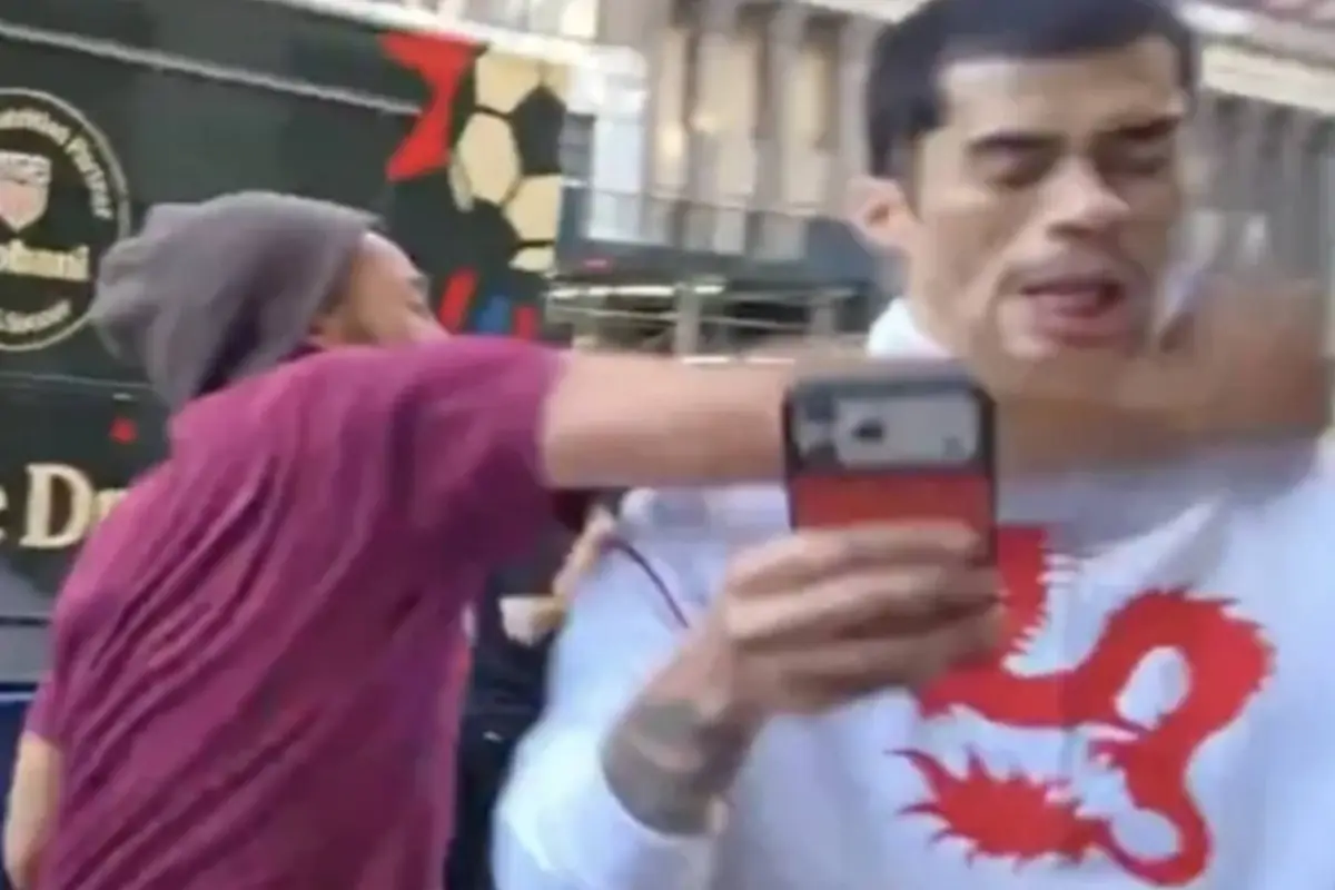 Influencer noqueado. , Captura de pantalla video de X.