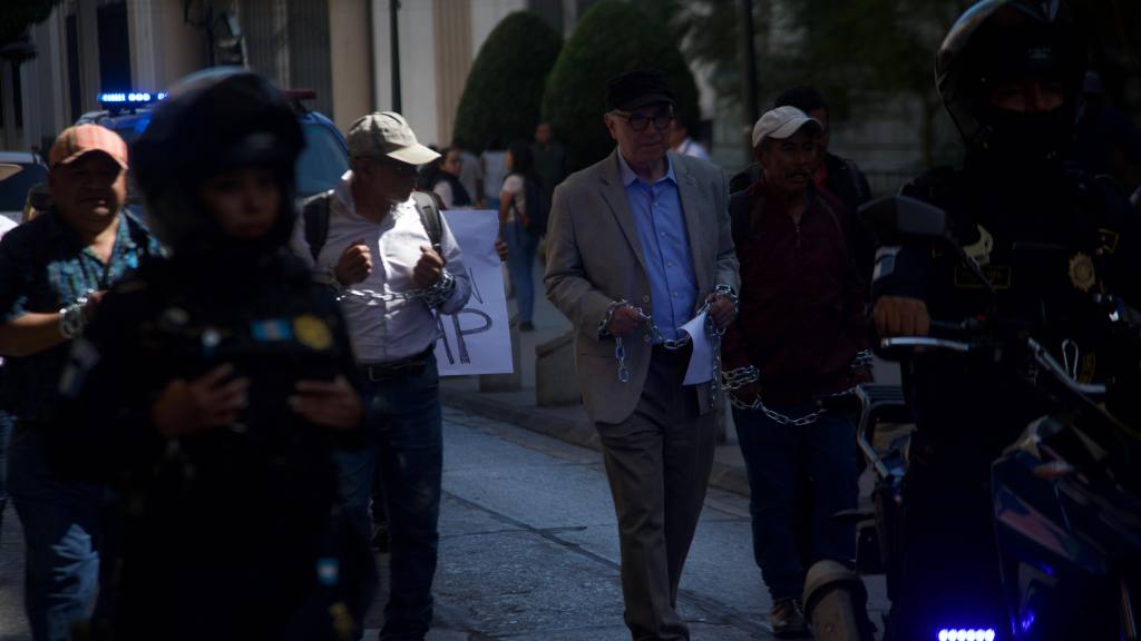 Caminata en la capital deex presos políticos  | Omar Solís/EU