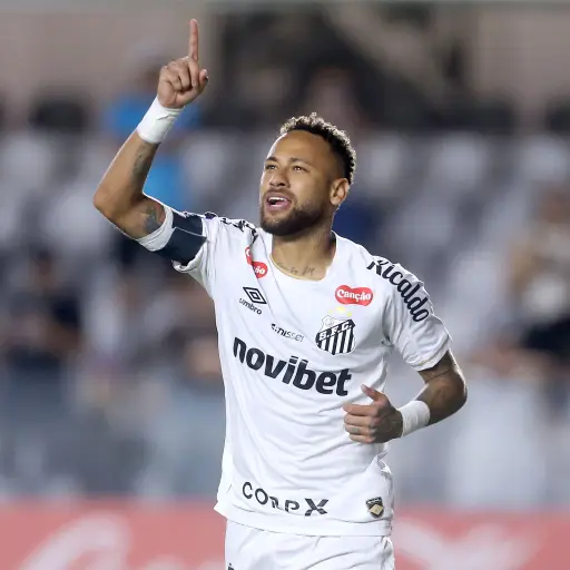 Neymar bajo el ojo del huracán en Brasil 