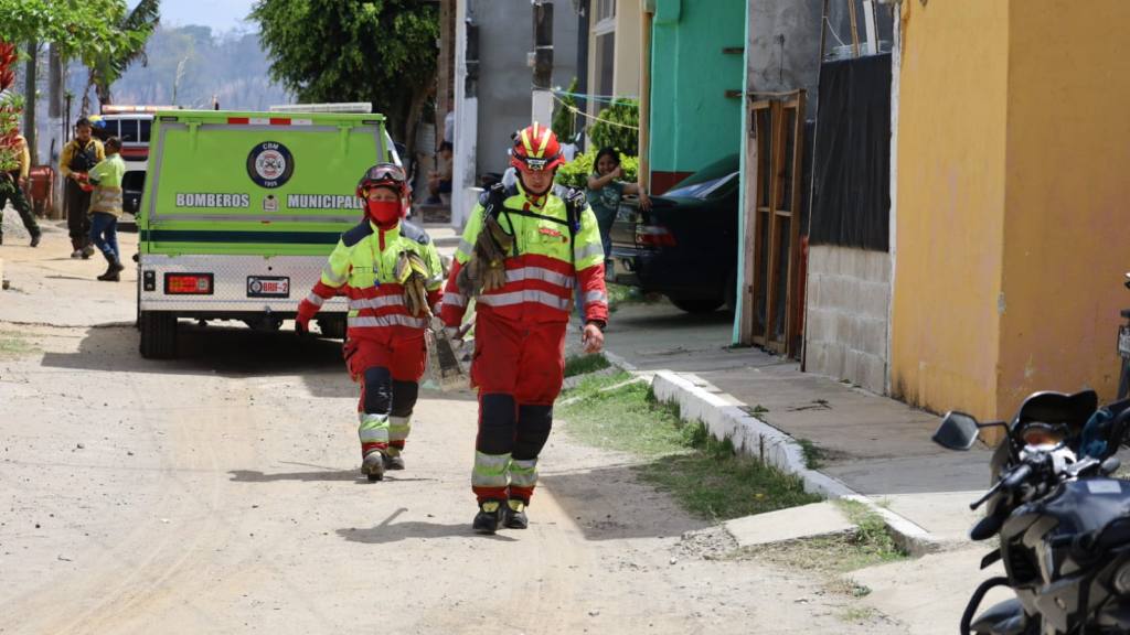 Bomberos Municipales apagan incendio en Villas del Milagro | Bomberos Municipales