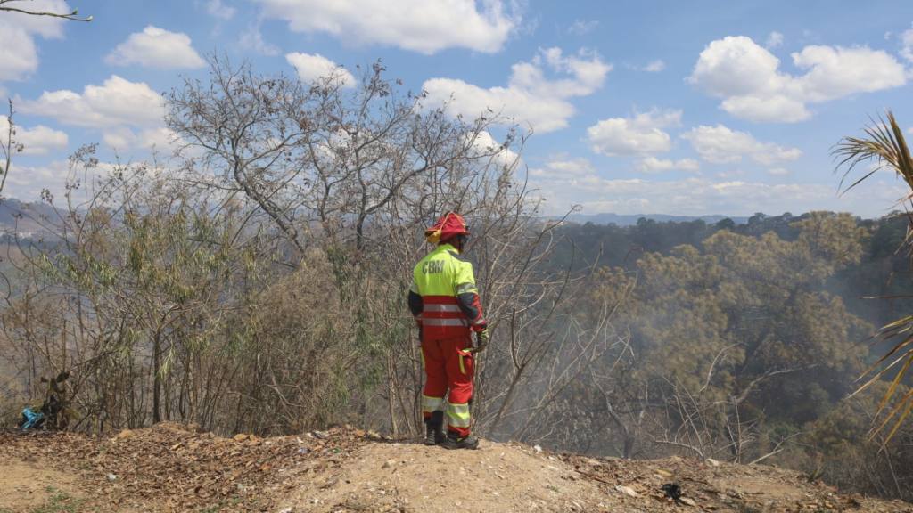 Bomberos Municipales apagan incendio en Villas del Milagro | Bomberos Municipales
