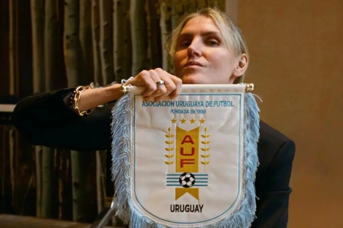 La creadora de moda uruguaya, Gabriela Hearst diseñará los trajes que los jugadores de la “Celeste” vestirán en el Mundial de 2026