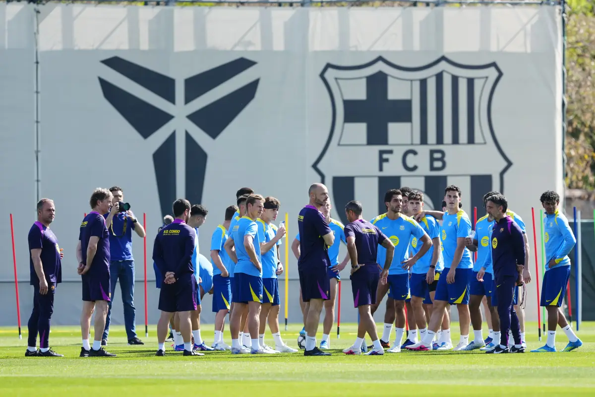 Entreno del Barcelona previo al derbi ante Espanyol