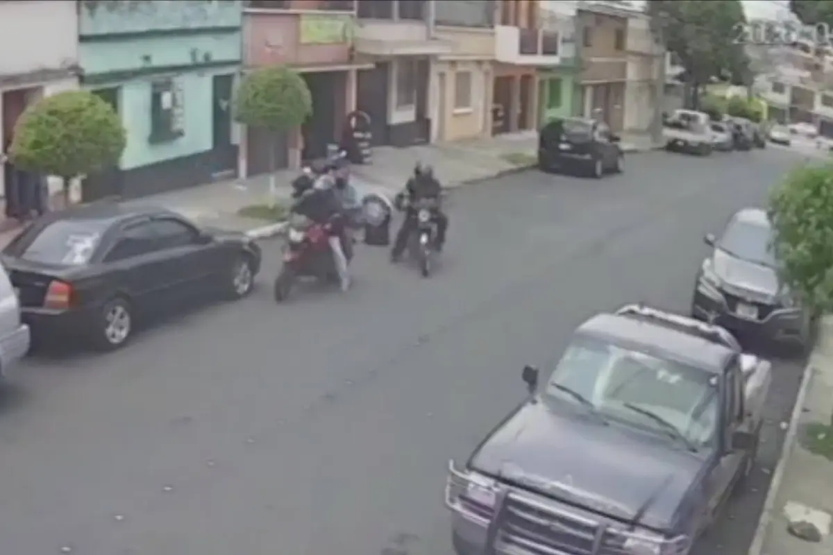 Video muestra asalto a plena luz del día en colonia Roosevelt., Captura de pantalla video de X.