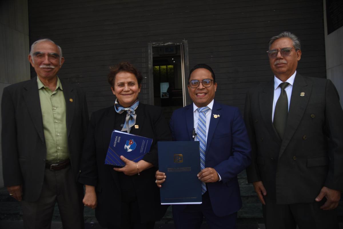 Colegios piden nulidad en elección del rector de la USAC