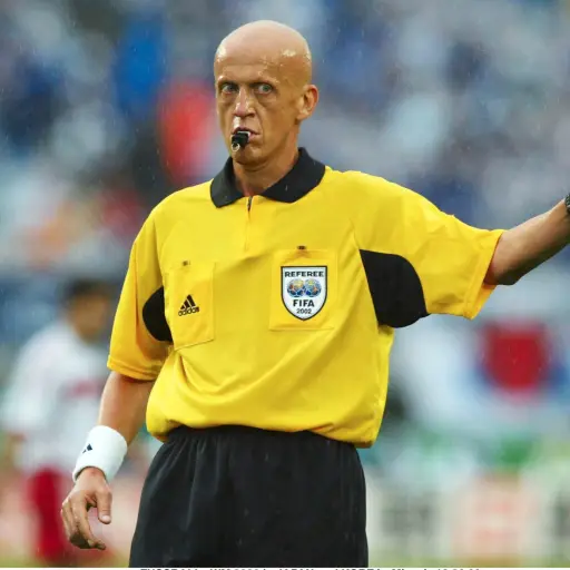 Pierluigi Collina, árbitro de la final del Mundial de 2002 - FIFA