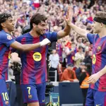 Barcelona gana el derbi catalán y acaricia el título de ligat
