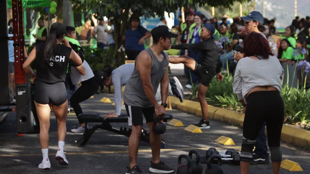 Celebran el Festival de la Juventud en Plaza Berlín, zona 13 | Alex Meoño