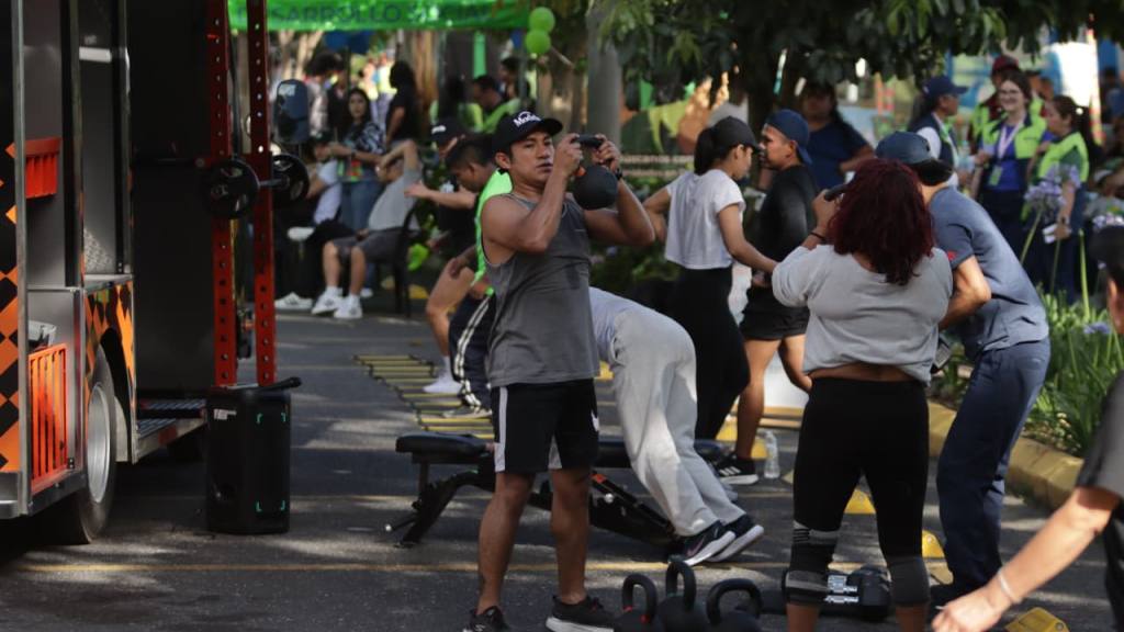 Celebran el Festival de la Juventud en Plaza Berlín, zona 13 | Alex Meoño
