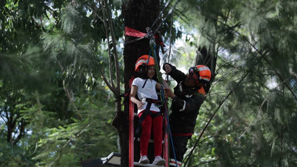 Celebran el Festival de la Juventud en Plaza Berlín, zona 13 | Alex Meoño