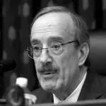 Fallece Eliot Engel, promotor de la Lista Engel en EE. UU.t