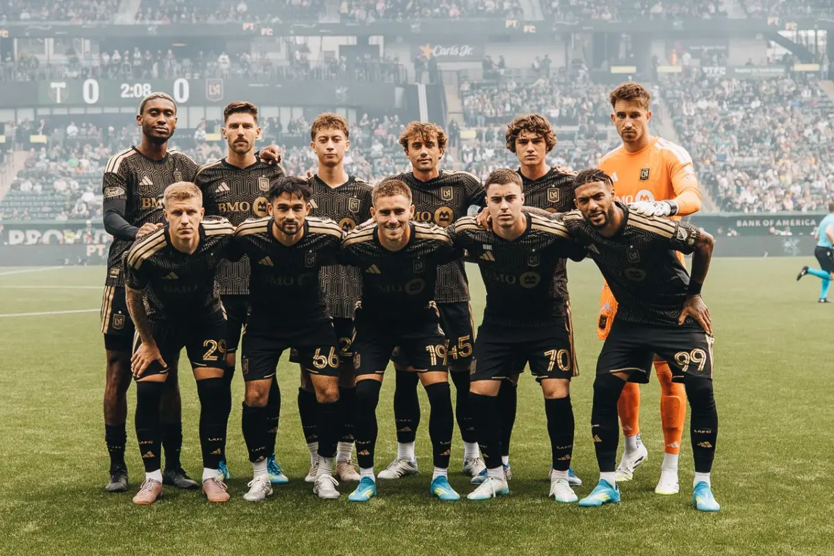 Once de gala de LAFC, donde estuvo en guatemalteco Matt Evans