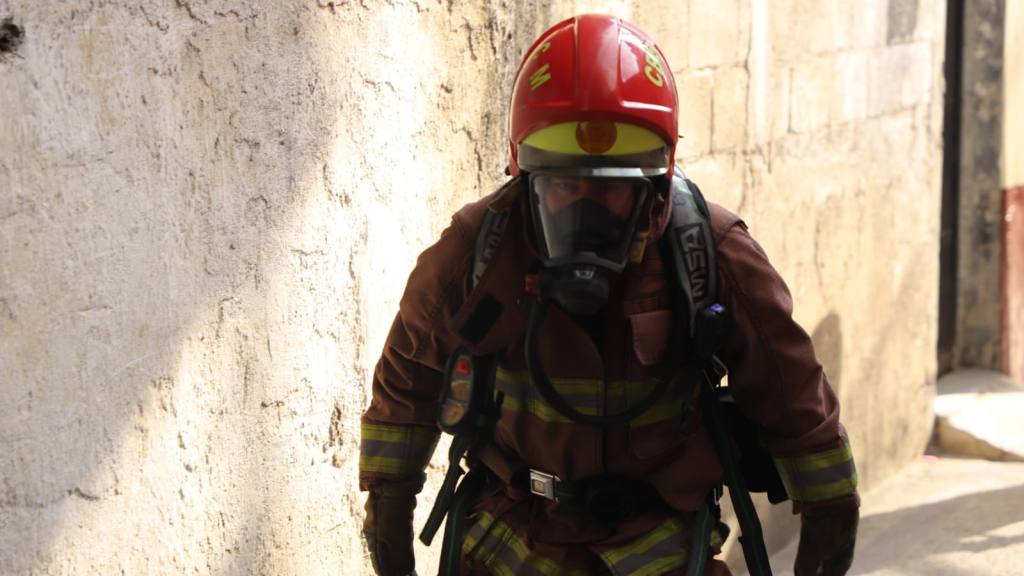 Perritos a salvo: Así fueron rescatados de un voraz incendio | Bomberos Municipales