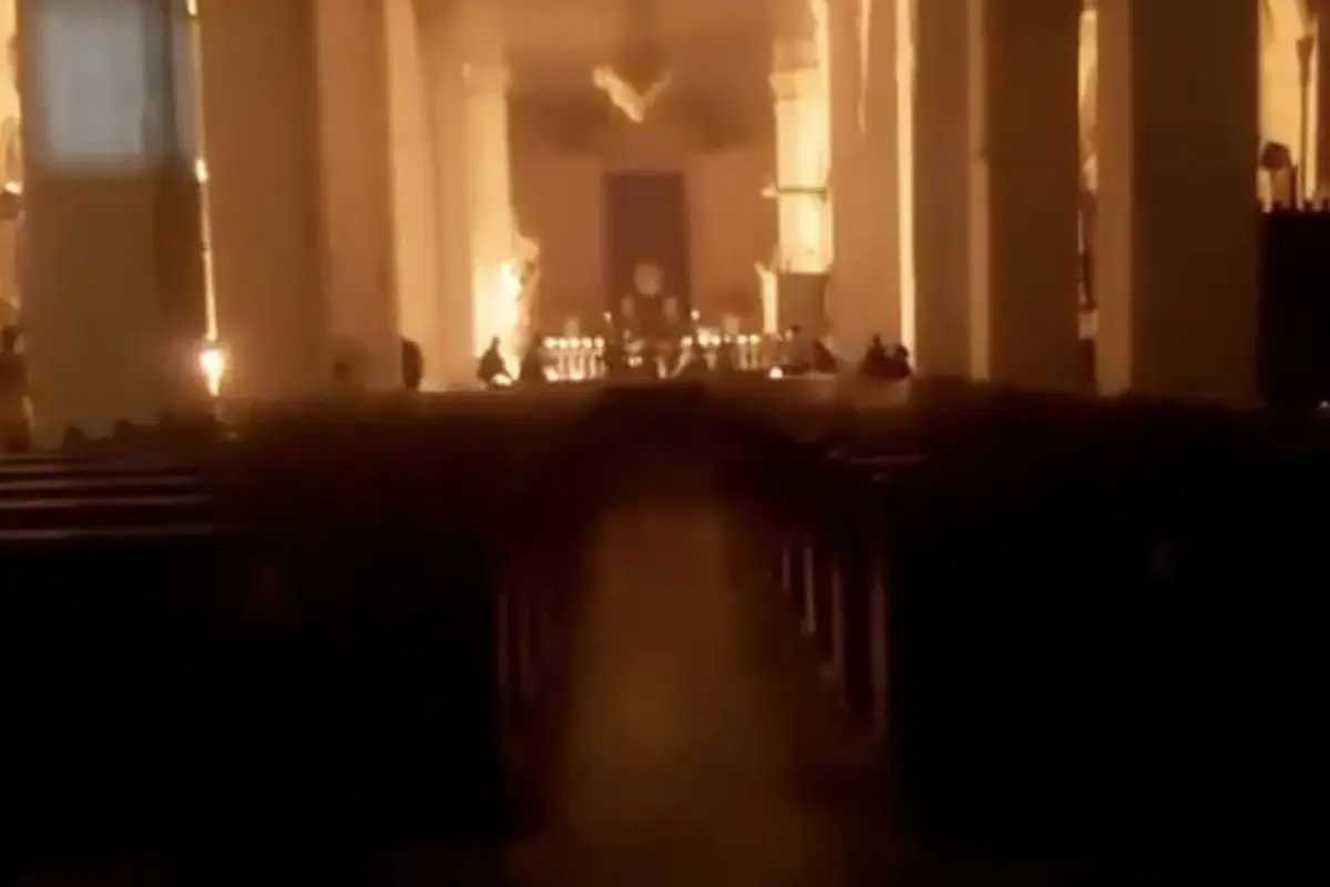 Incendio en catedral de Colombia. , Redes sociales.