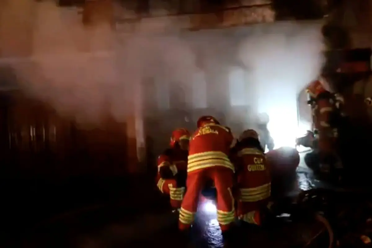 ., Bomberos Municipales