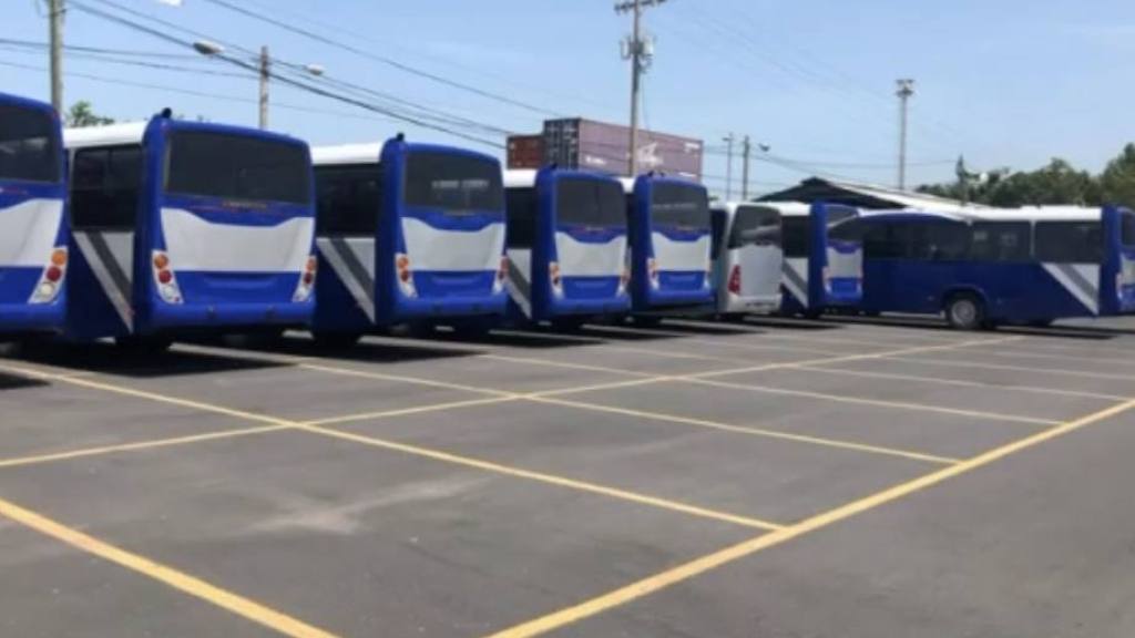 Transportistas urbanos e interurbanos elevan pasaje por alza de combustibles