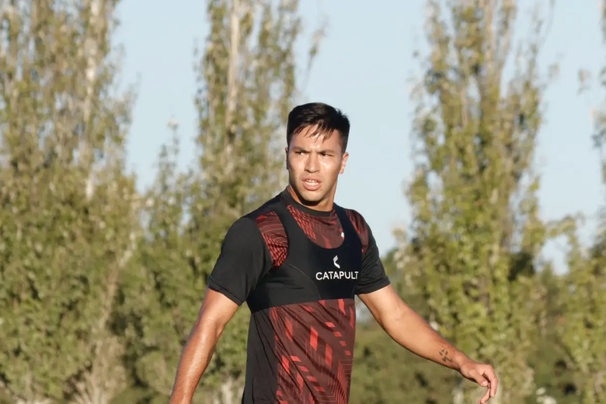 Ignacio Lago, delantero de Colón de Santa Fe, se convirtió en el primer futbolista en actividad en el país en asumir abiertamente su homosexualidad - Colón de Santa Fe