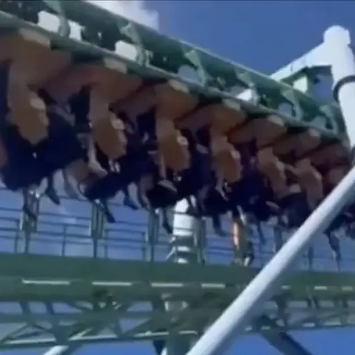 Video evidencia momentos críticos en juego mecánico. ,Captura de pantalla video de X.