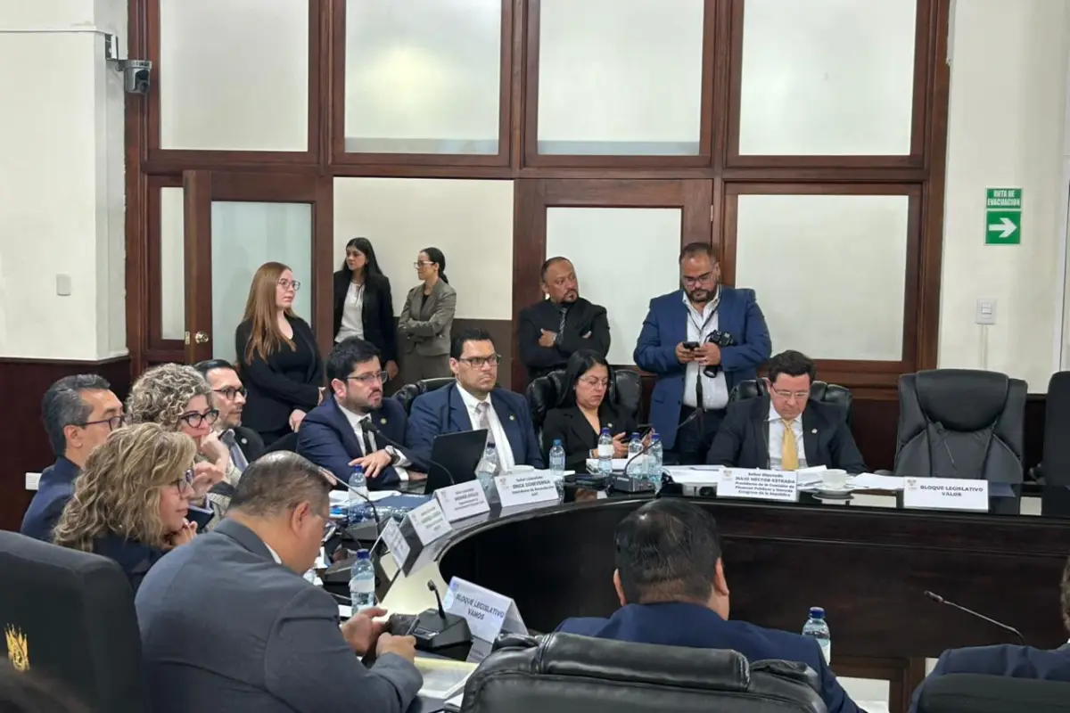 Reunión de autoridades del Ejecutivo con los jefes de bloque del Congreso para analizar el tema del precio de los combustibles., Dayana Rashón/EU