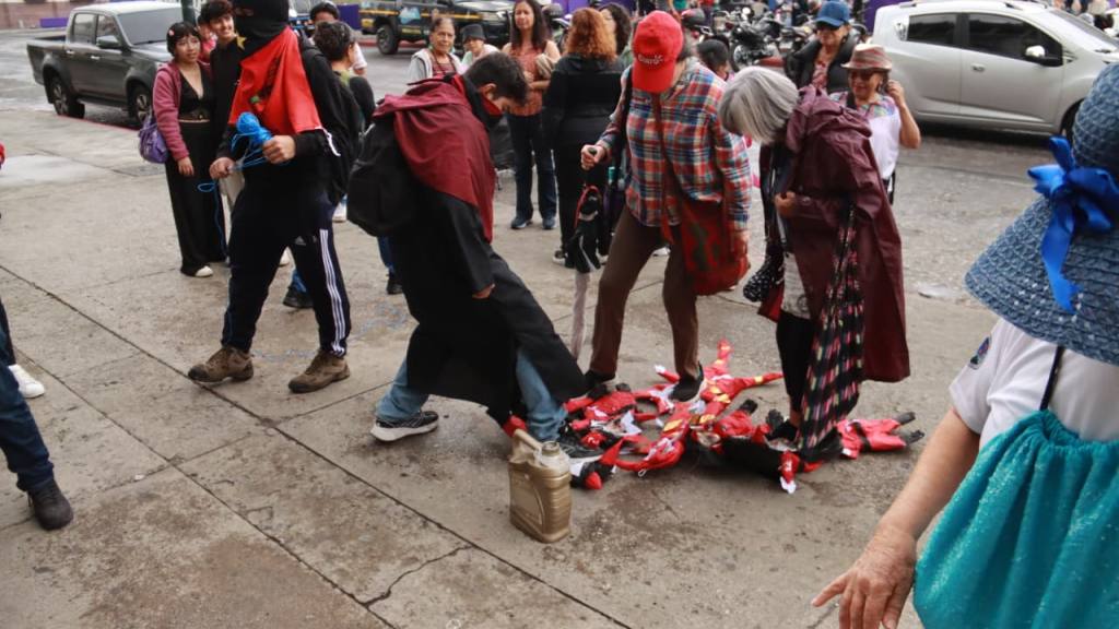 Denuncian maniobras para intento de fraude electoral en USAC | Alex Meoño