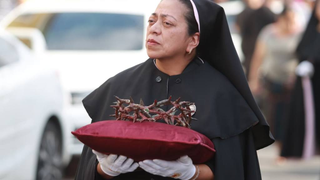 Virgen de la Soledad lleva bendición en el Sábado de Gloria | Álex Meoño